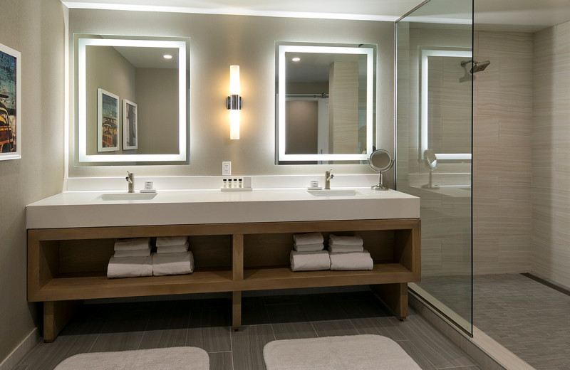 Guest bathroom at Inn at the Pier.