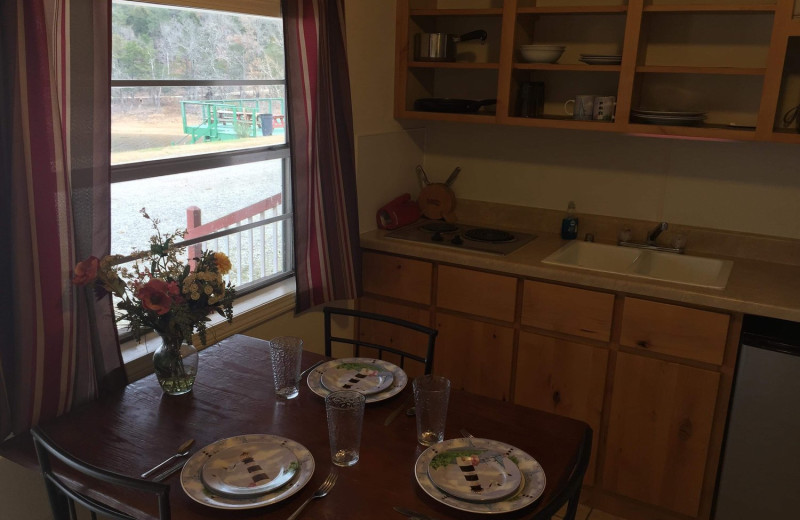 Guest kitchen at Tanglewood Lodge.