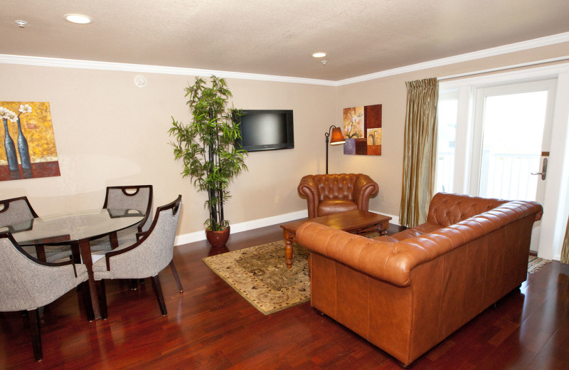 Guest living and dining room at Oasis Suites.