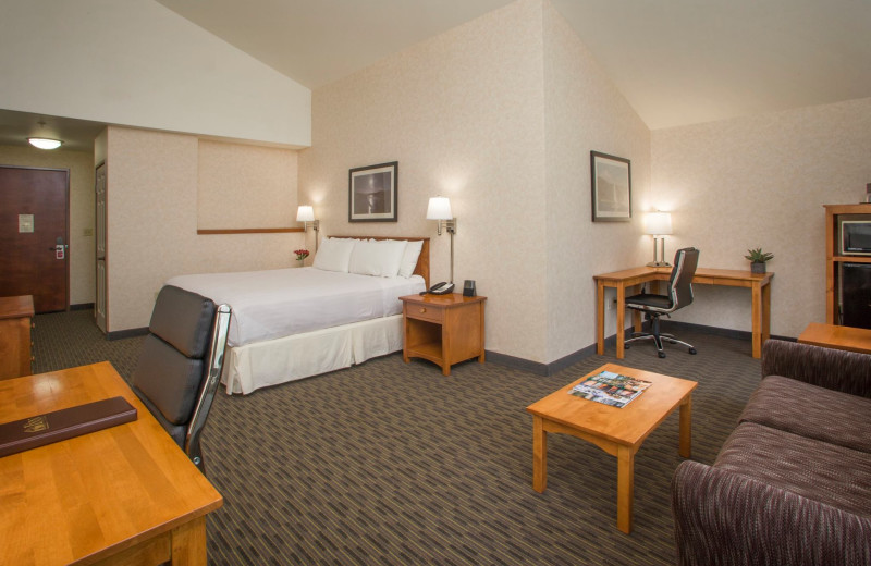 Guest room at The Inn at Gig Harbor.