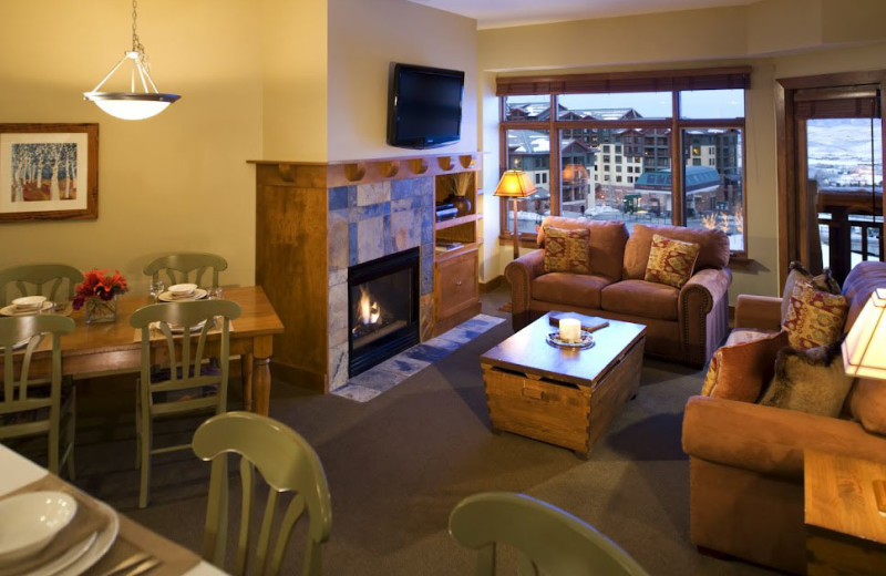 Guest suite at Sundial Lodge.