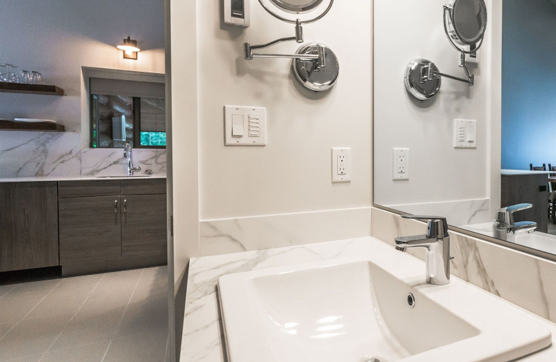 Guest bathroom at Tigh-Na-Mara Resort.