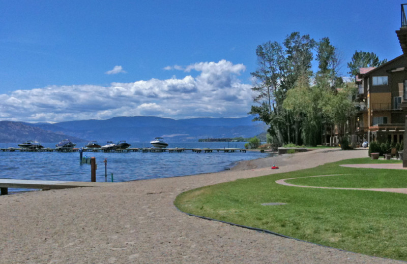 Beach at realTopia Vacation Rentals.