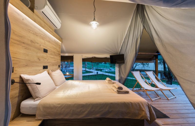 Bed at Chateau Ramšak Glamping Resort.