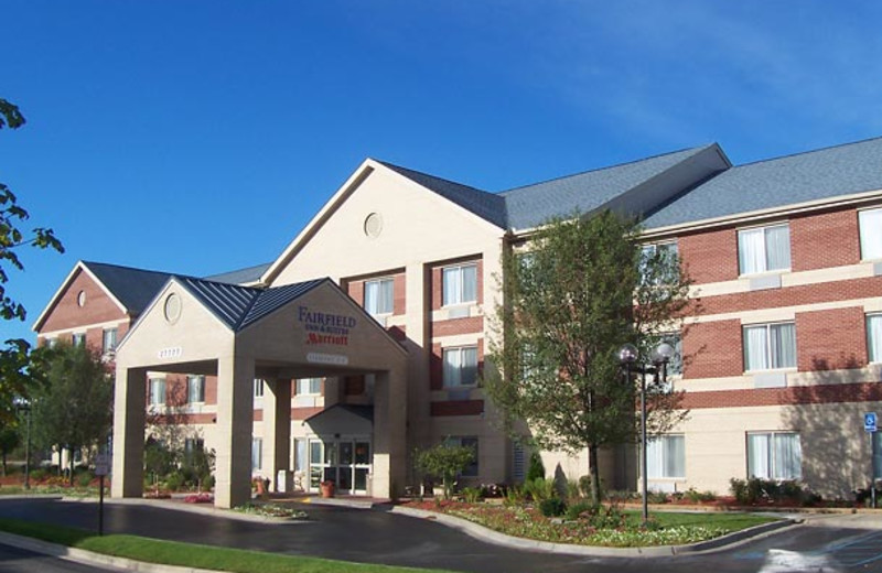 Exterior view of Fairfield Inn & Suites Detroit Farmington Hills.