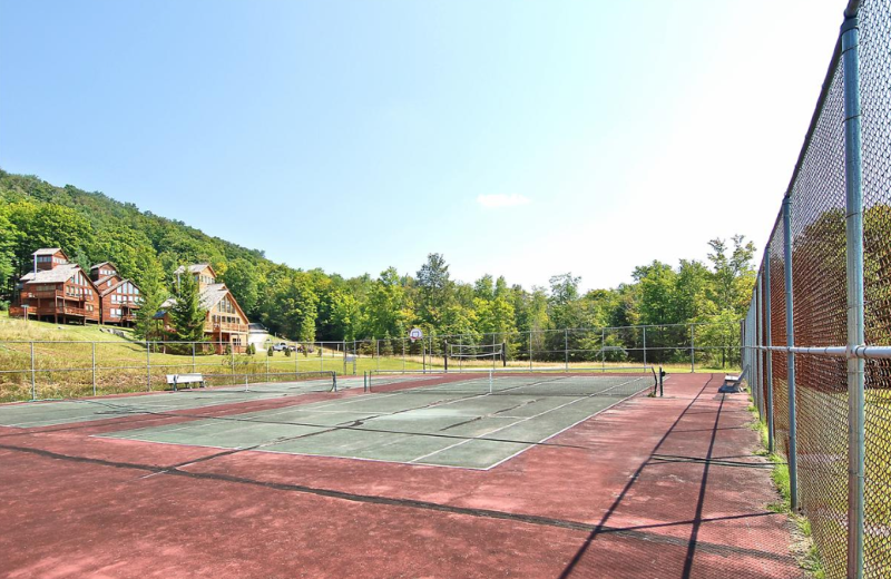 Tennis court at Beaver Ridge and Northpoint.