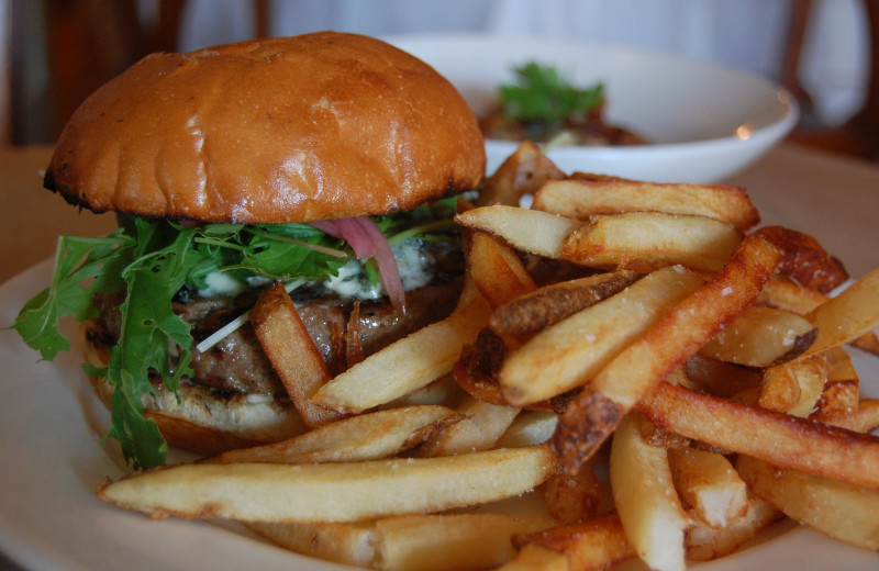 Dining near Motel 6 - Benton Harbor.