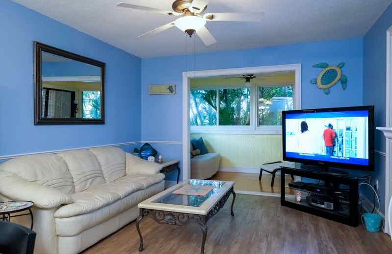 Rental living room at beachrentals.mobi. LLC.