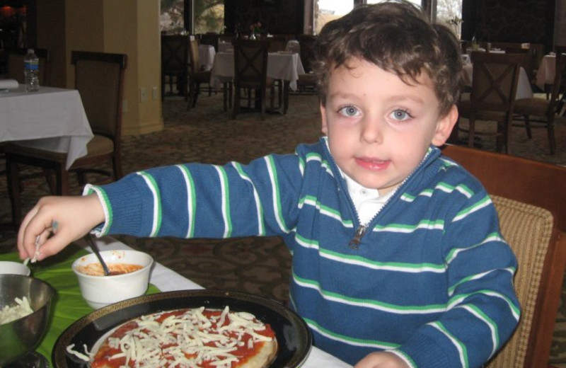 Kid's cooking at The Lodge of Four Seasons.