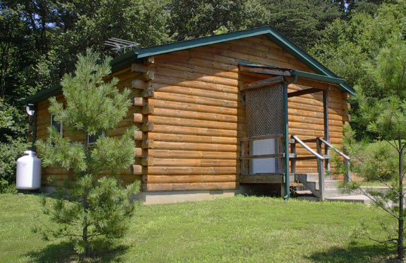 Cabin exterior at Sunrise Log Cabins.