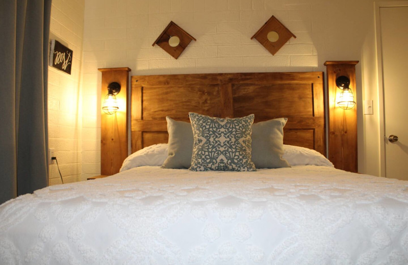 Cottage bedroom at Sundowner Ranch.