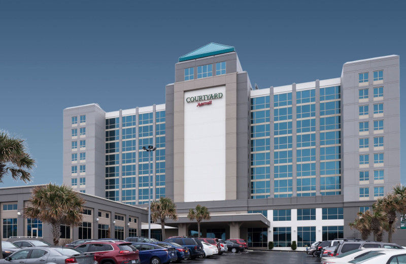 Exterior view of Courtyard by Marriott Carolina Beach.