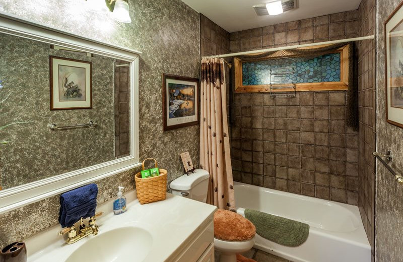 Cabin bathroom at Mountain Oasis Cabin Rentals.
