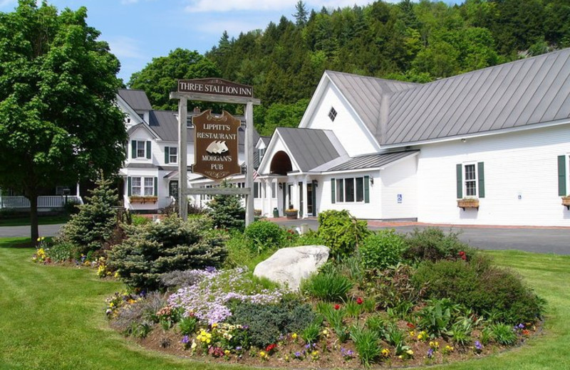 Exterior view of Three Stallion Inn.