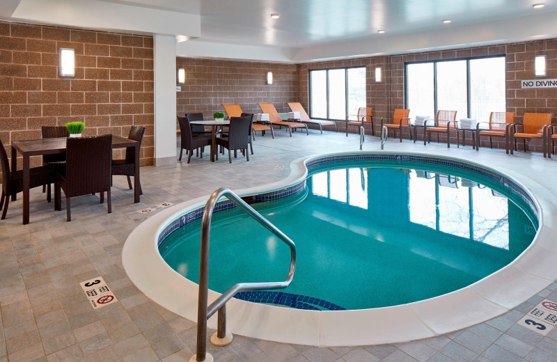 Indoor pool at Courtyard Albany Thruway.