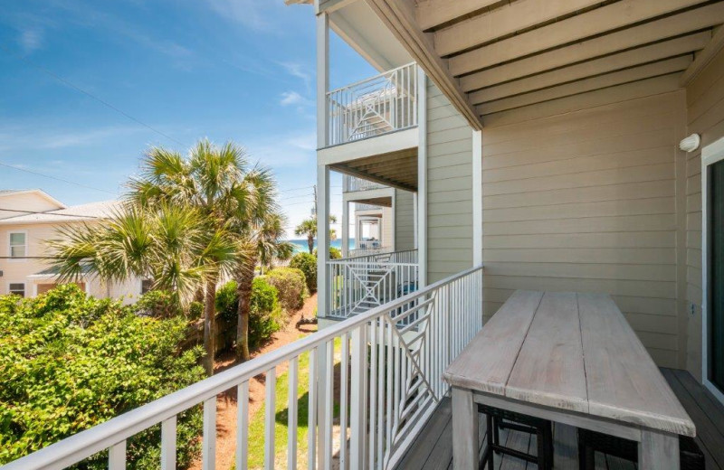 Rental balcony at Destin Getaways.