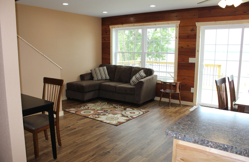 Cabin living room at Bonnie Beach Resort.