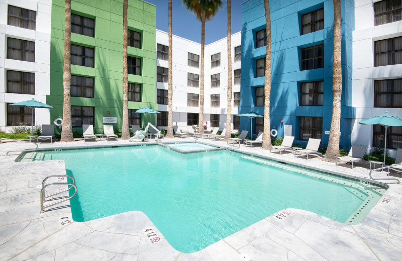 Outdoor pool at DoubleTree by Hilton Phoenix Chandler.