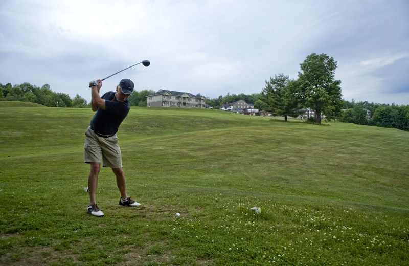 Golf at Steele Hill Resorts.