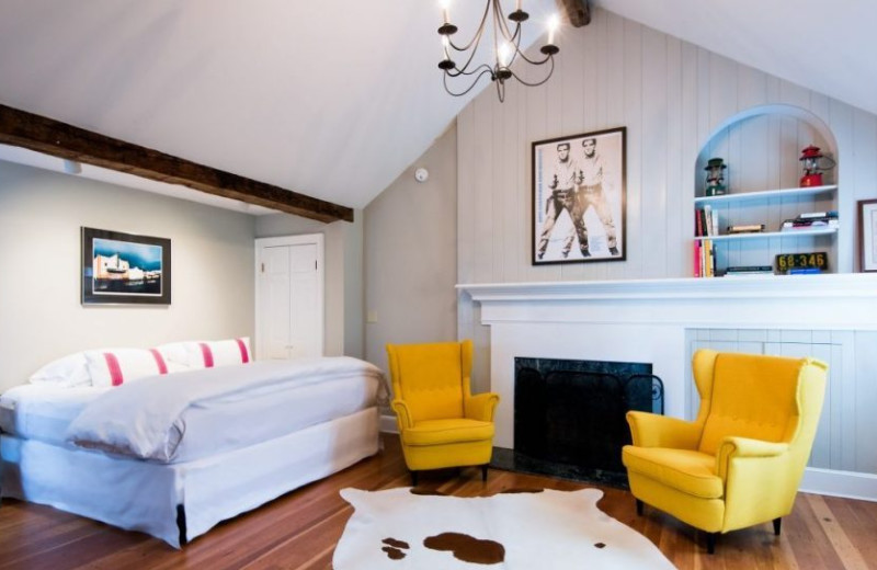 Guest room at Four Columns Inn.