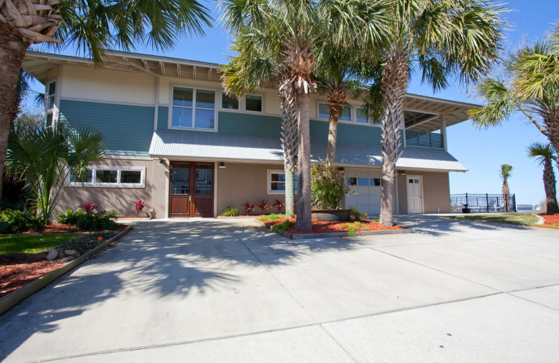 Rental exterior at Paradise Beach Homes.