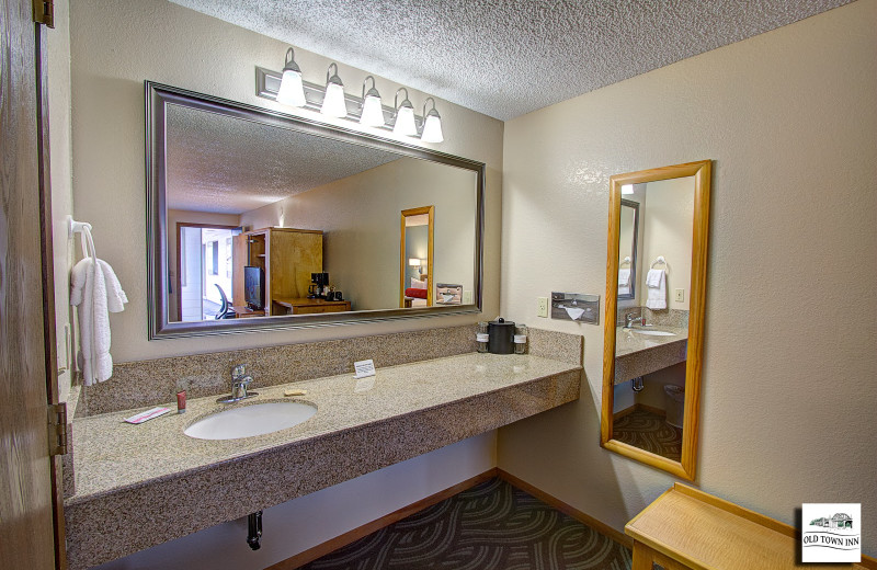 Guest bathroom at Old Town Inn.