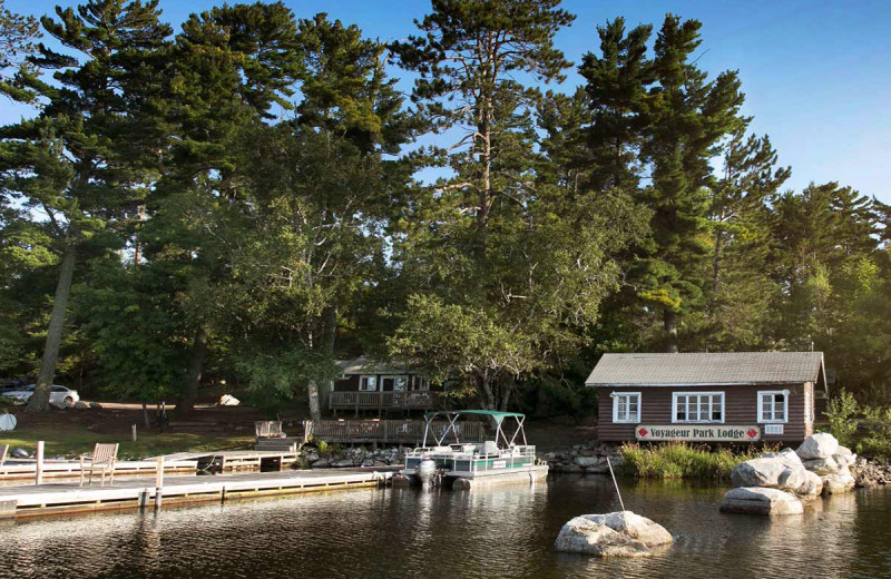 Exterior view of Voyageur Park Lodge.