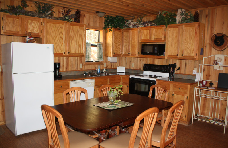 Bear Track kitchen at Heath Valley Cabins.