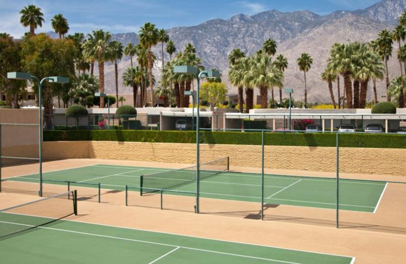 Tennis court at Desert Isle Of Palm Springs.