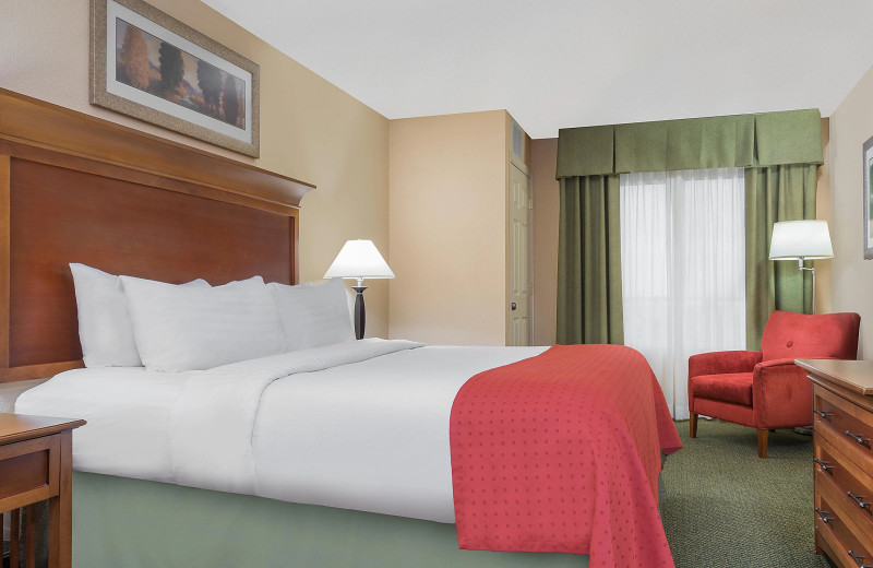 Holiday Inn Minneapolis Nw Elk River Wild Woods Waterpark Elk River Mn Resort Reviews Resortsandlodges Com Holiday Inn Minneapolis Nw Elk River Wild Woods Waterpark Elk River Mn Resort Reviews Resortsandlodges Com