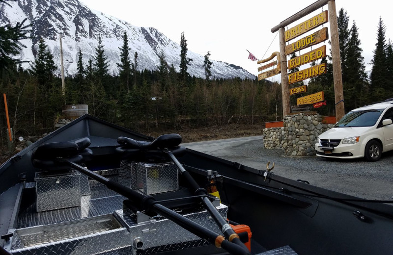 Exterior view of Kenai River Drifter's Lodge.