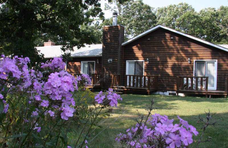 Exterior view of Lady Slipper Inn.