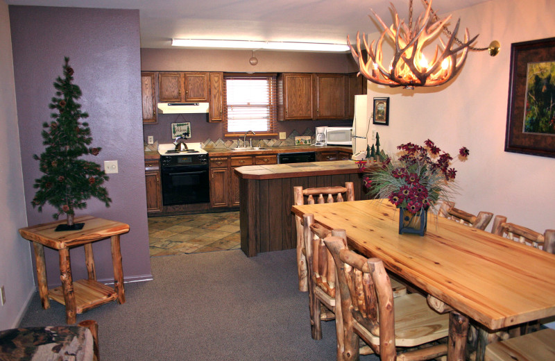 Guest kitchen and dining area at Fawn Valley Inn.