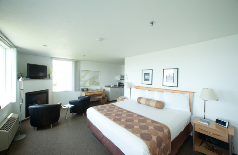 Guest room at South Pier Inn.
