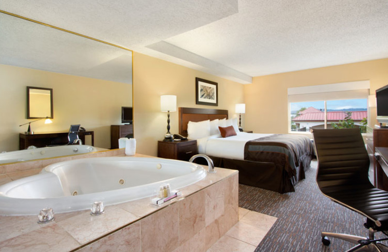 Guest Room at Wingate by Wyndham Chattanooga