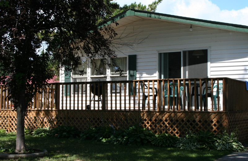 Cabin exterior at Horseshoe Resort.