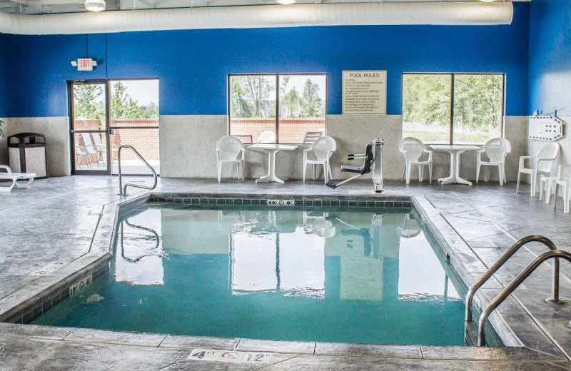 Indoor pool at Comfort Suites East Broad at 270.