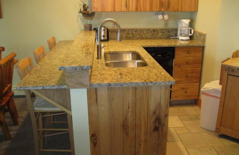 Guest kitchen at Glen Craft Marina and Resort.