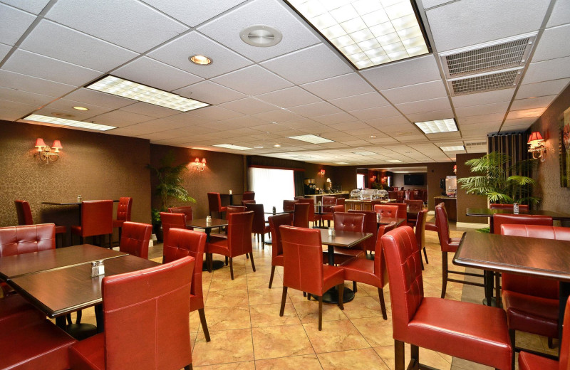 Dining at The Best Western Abbey Inn Hotel.