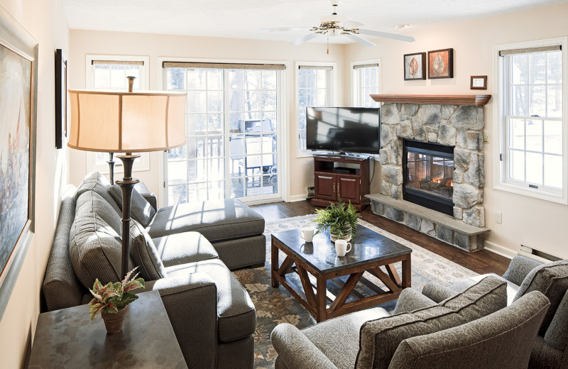 Living room at Woodloch Springs Cedar Vacation Rental Guest Home.