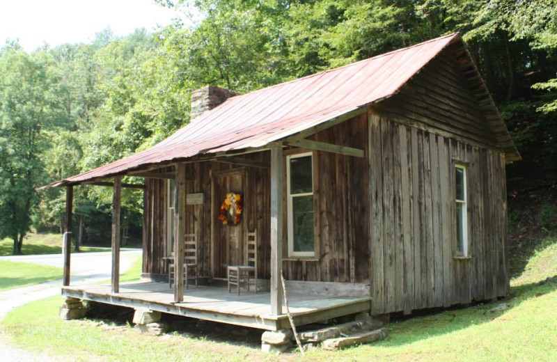 Cabin exterior at Leatherwood Mountains Resort.