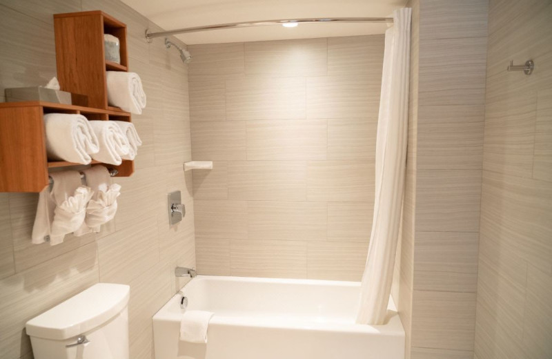 Guest bathroom at Banff Ptarmigan Inn.