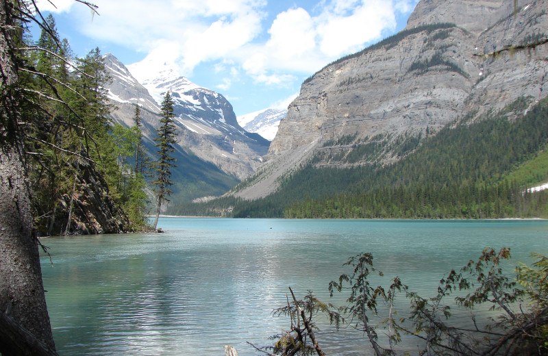 Kinney Lake at Mt Robson, Mount Robson Provincial Park, Mica Mountain Lodge & log cabins