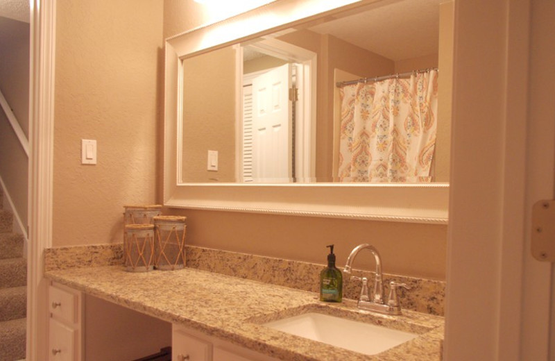 Rental bathroom at Sunnyside Beach & Tennis Resort.