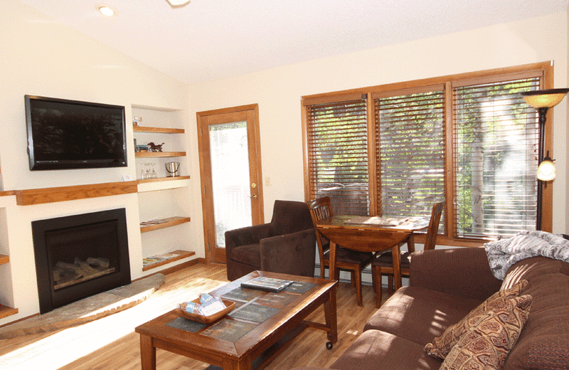 Guest living room at Boulder Brook on Fall River.