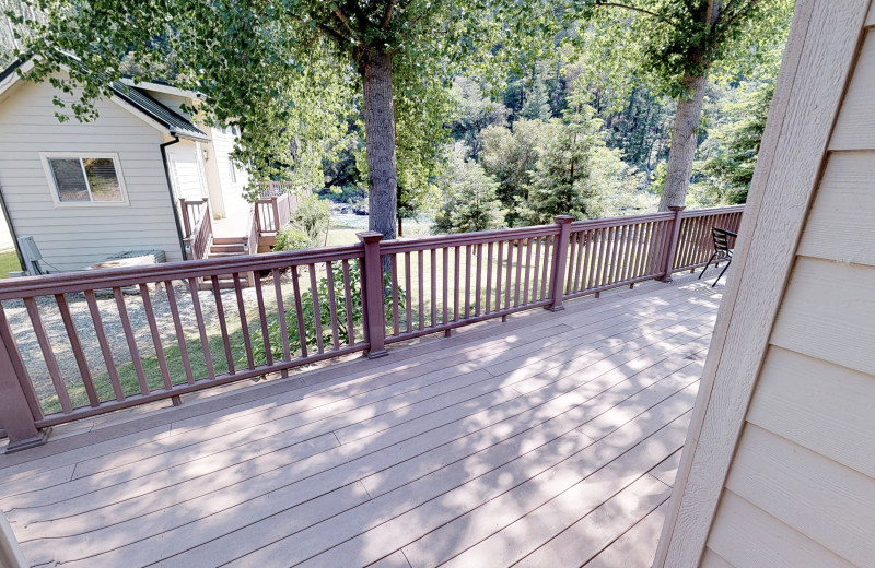 Cottage deck at Strawhouse Resorts.