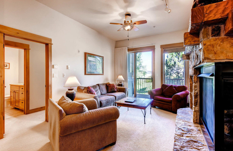 Rental living room at EagleRidge Lodge.