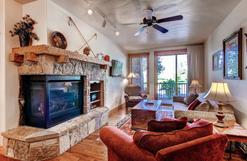 Rental living room at EagleRidge Lodge.