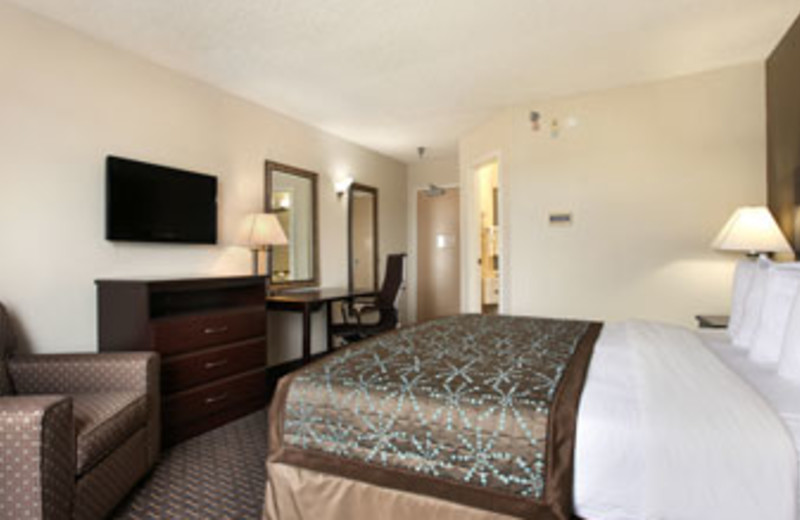 Standard King Room at Baymont Inn & Suites Copley