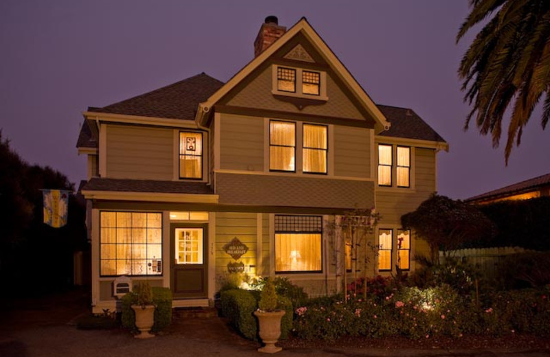Exterior view of Old Thyme Inn.